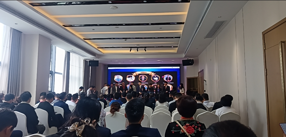 年会晚宴小游戏合集来了，每一款大屏幕抽奖互动游戏都嗨爆了！